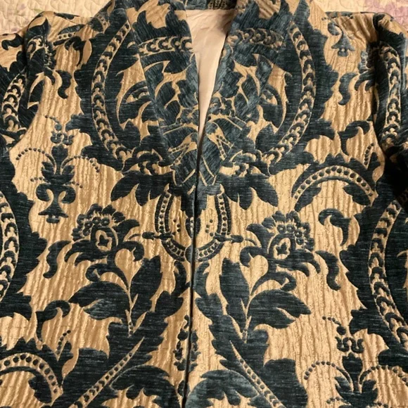 Italian Brocade Coat with matching Handbag - Picture 8 of 15
